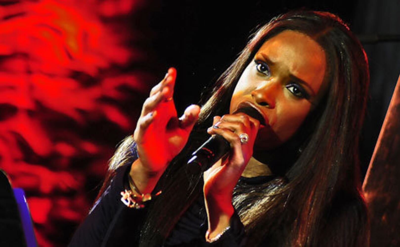 Jennifer Hudson performs at the W Hotel