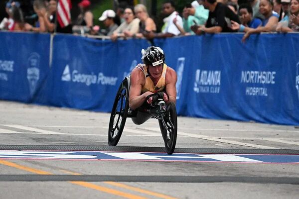 Tatyana McFadden claimed her ninth all-time win at the Peachtree on Saturday. (Hyosub Shin/AJC)