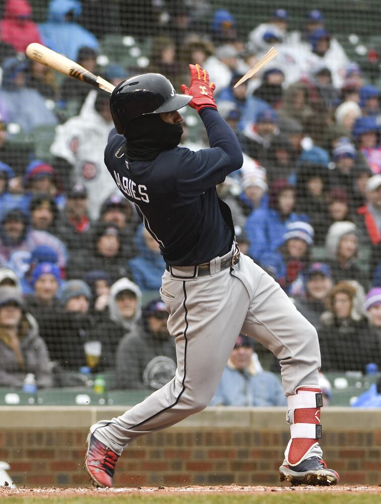 Photos: Braves battle the Cubs in cold Chicago