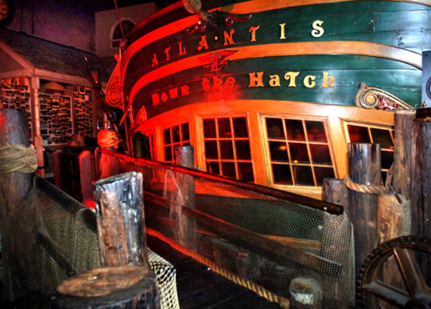 Unique dining: Boats, belly dancers and tiki bars