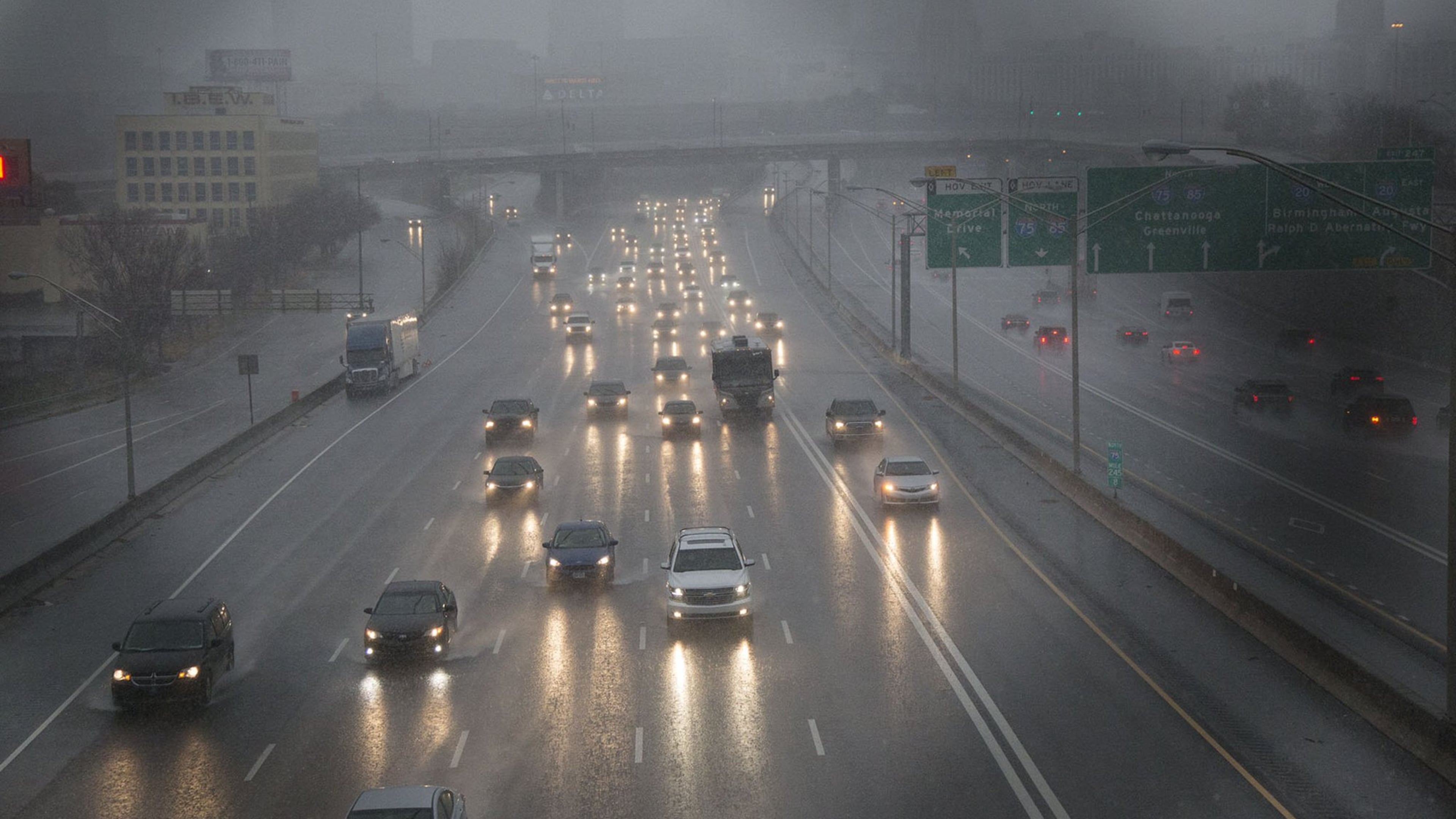 According to federal data, traffic goes up about 18% in October through December compared to the previous three months. (Phil Skinner/AJC 2018)