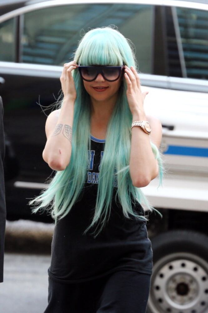 Amanda Bynes Wigs Out For Court