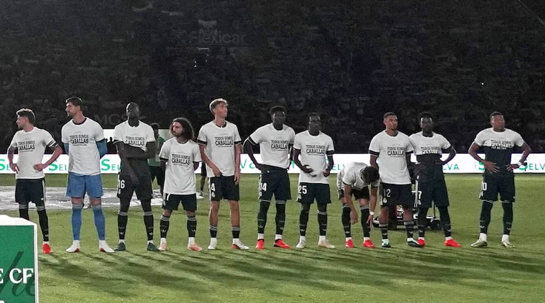 Real Madrid's players line up for the Spanish La Liga soccer match between Elche and Real Madrid in Elche, Spain, Tuesday, Sept. 15, 2026. (AP Photo/Alberto Saiz)