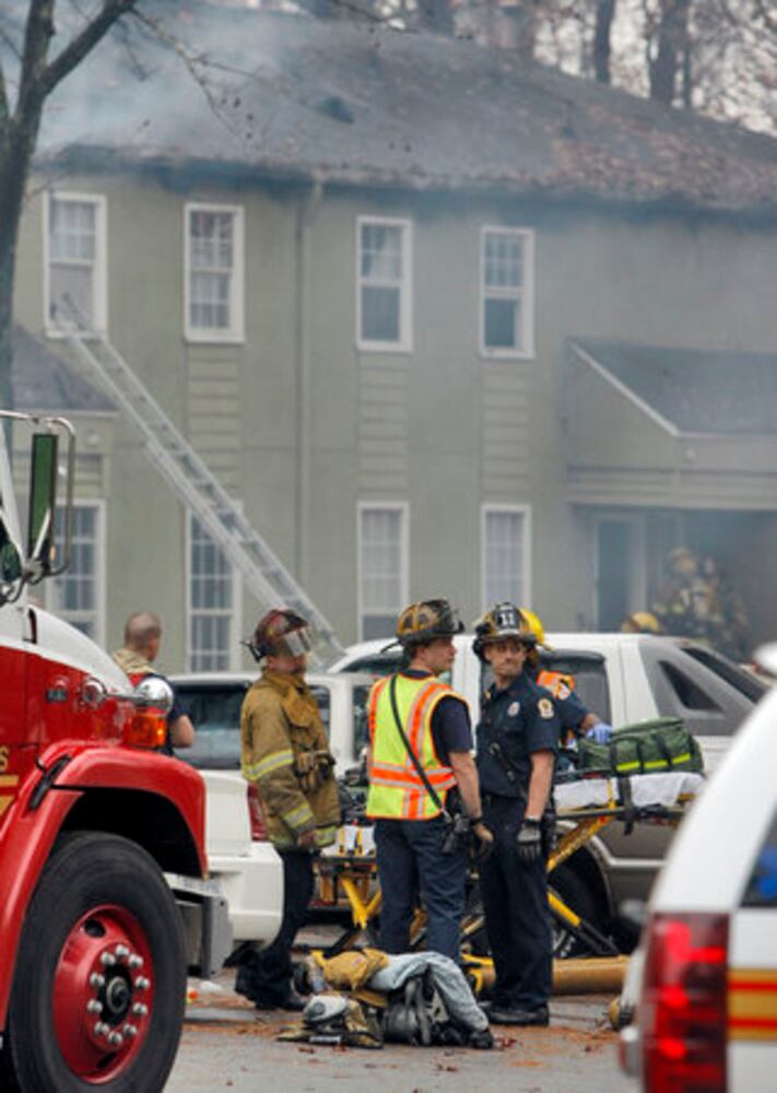 Norcross apartment fire kills child