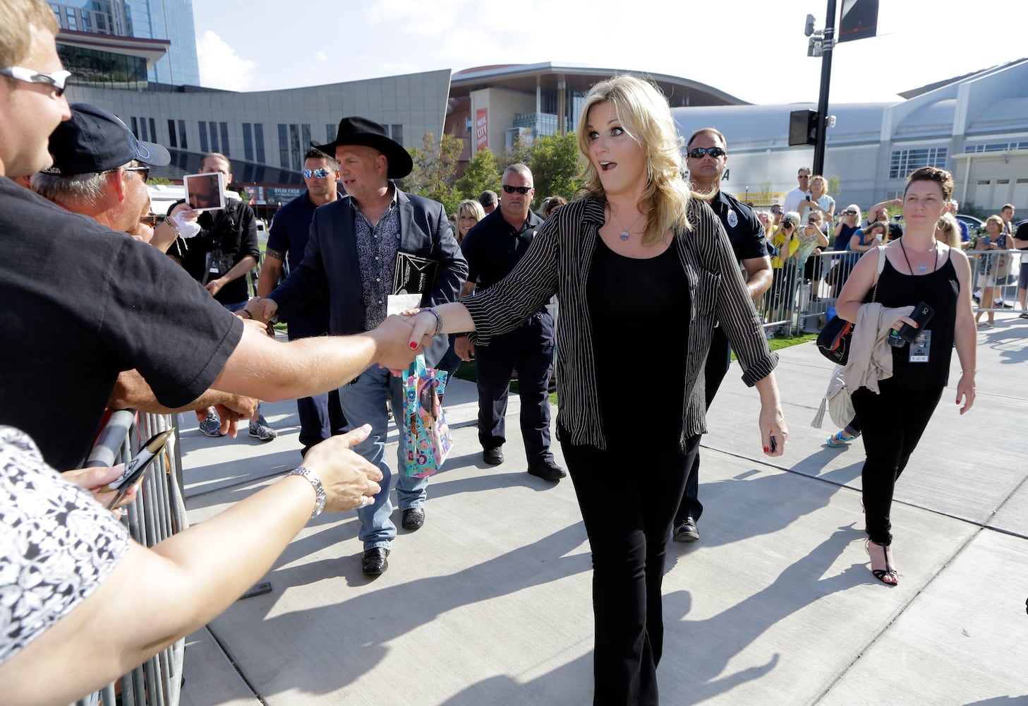 Garth Brooks, Trisha Yearwood get stars