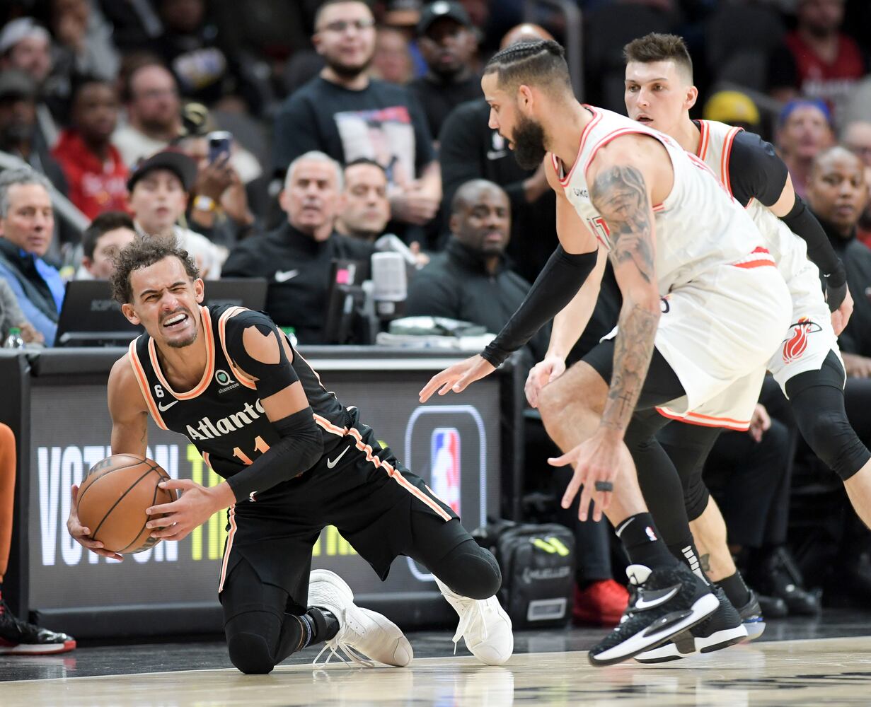 011723 HAWKS PHOTO