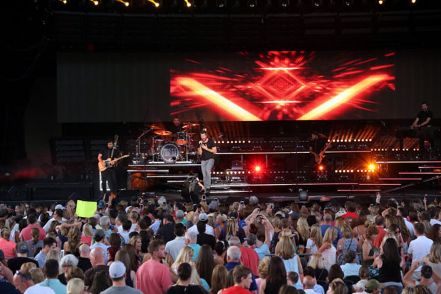 Keith Urban plays Verizon Wireless Amphitheatre
