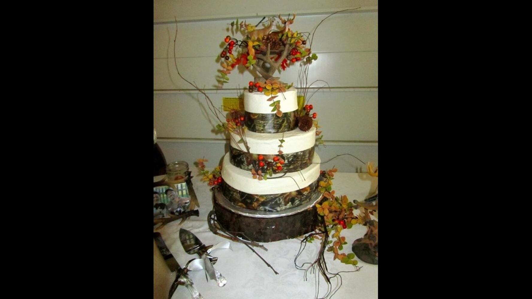 Funny, odd wedding cakes