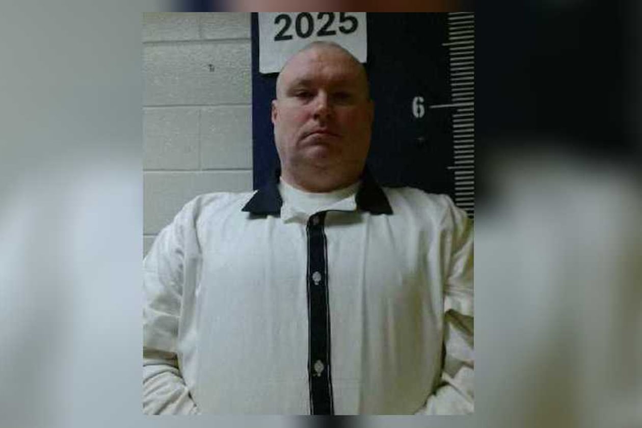 Stacey Humphreys is set to be executed on December 17, 2025. He was convicted and sentenced to death for the murders of two Cobb County real estate agents.