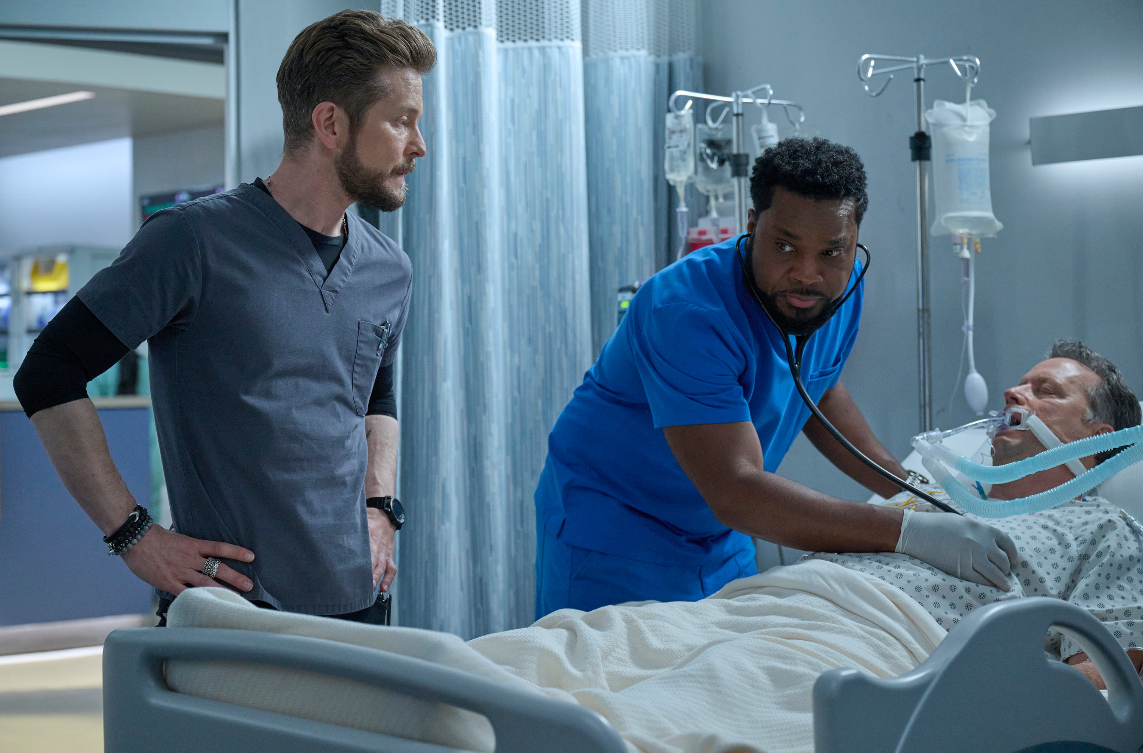 (From left): Matt Czuchry, Malcolm-Jamal Warner and guest Steven Culp star in the "All Hands on Deck" season finale episode of "The Resident." (Tom Griscom/FOX 2022)