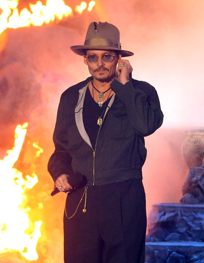 Johnny Depp speaks French