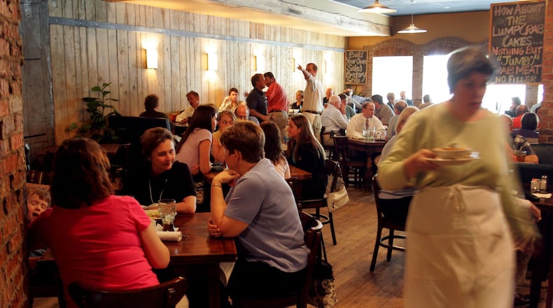 Photo of the lunch crowd at The Brickery in Sandy Springs. (Phil Skinner/AJC 2006 file)