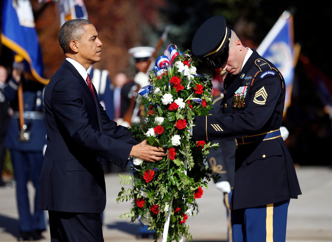 Obama pays tribute to veteran Richard Overton, 11.11.13
