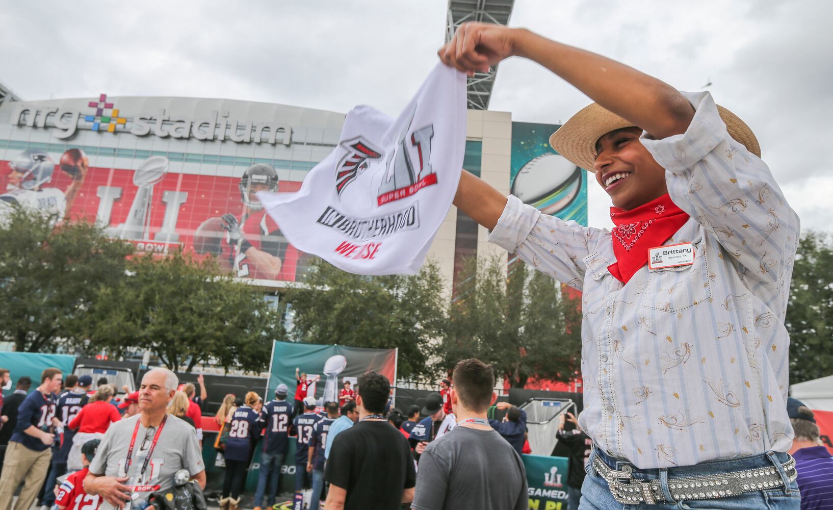 Falcons fans party in Houston on Super Bowl Sunday