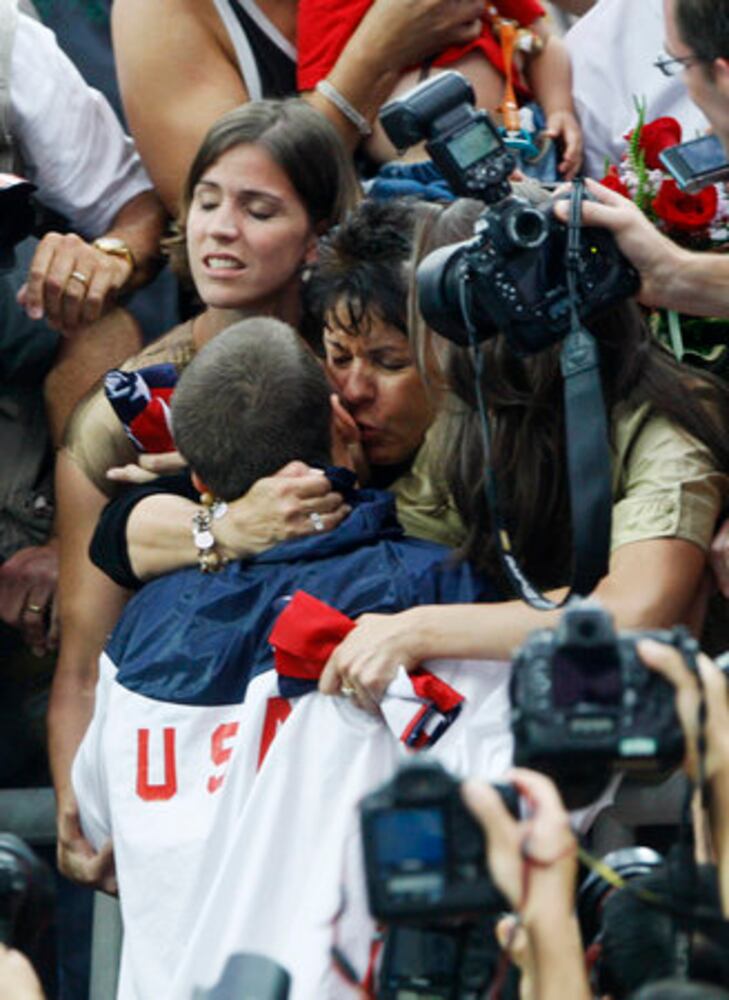 Michael Phelps Wins 8th Gold Medal