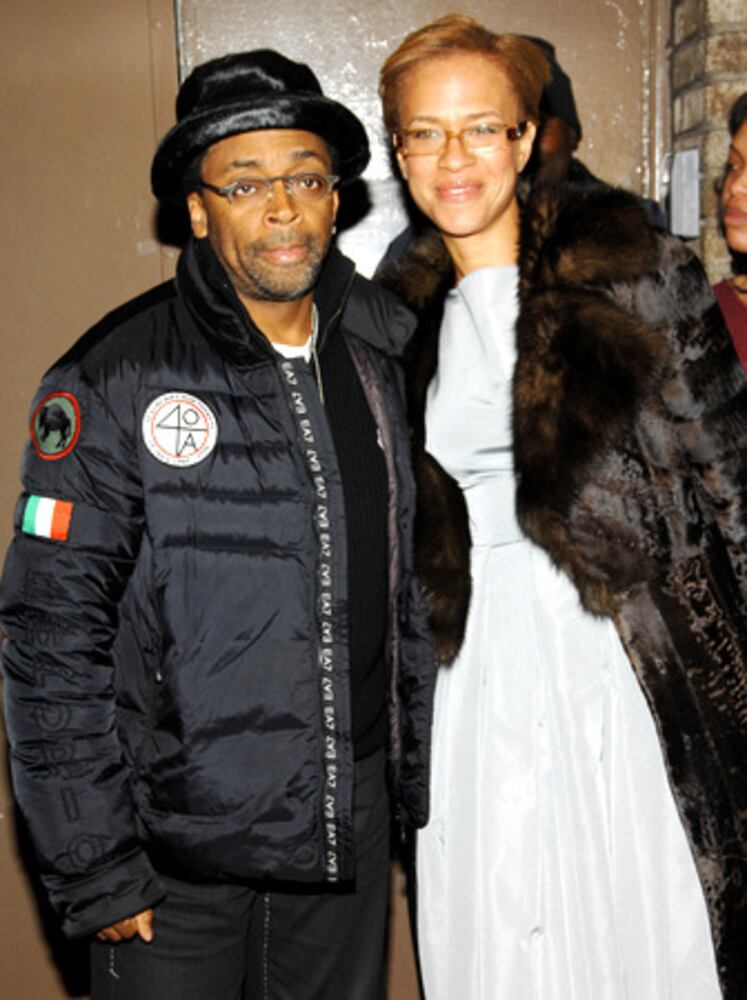 James Earl Jones leads all-black cast of 'Cat on a Hot Tin Roof'