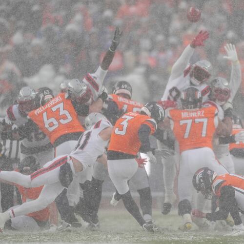 Denver Broncos kicker Wil Lutz (3) misses a field goal attempt against the New England Patriots during the second half of the AFC Championship NFL football game, Sunday, Jan. 25, 2026, in Denver. (AP Photo/David Zalubowski)
