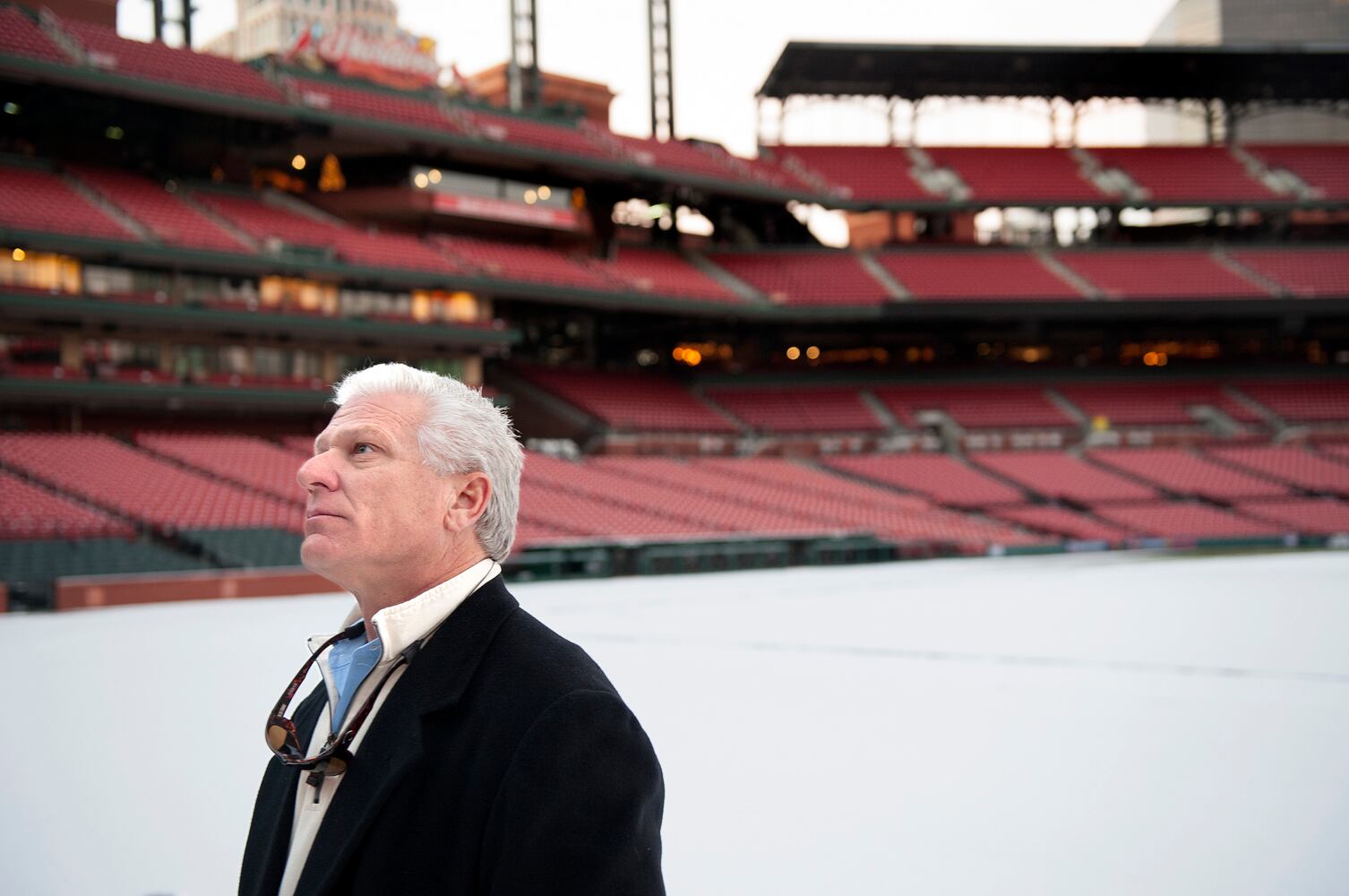 Braves executives tour St. Louis Cardinals’ stadium