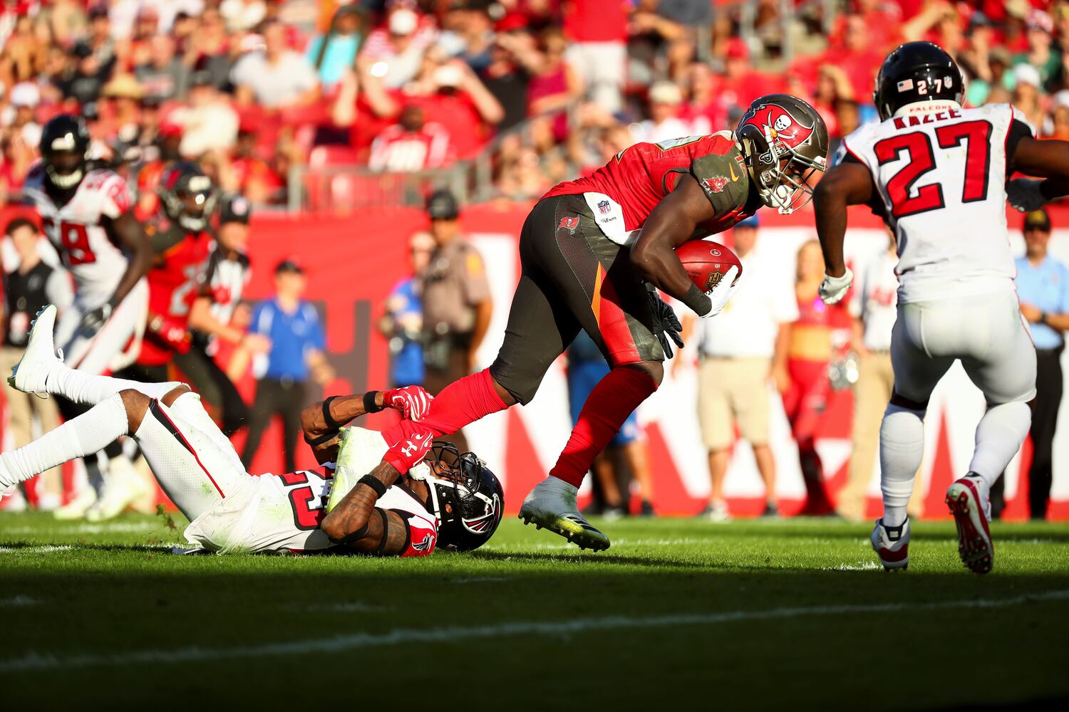 Photos: Falcons down Buccaneers to finish season with three straight wins