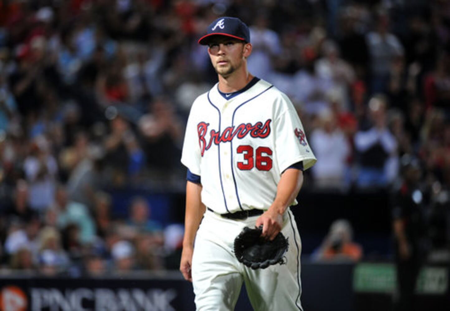 Braves wear new uniforms against Brewers