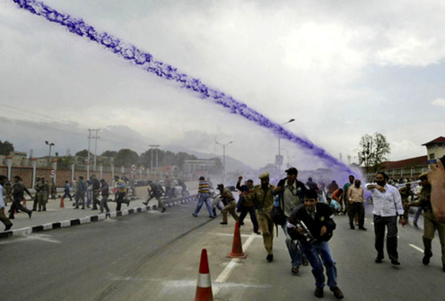 May 5, 2008: Today in Pictures