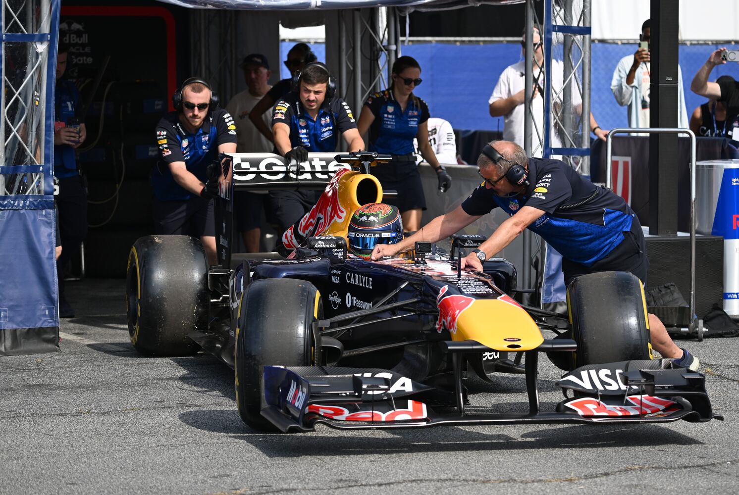 Formula 1 demo brings motorsports to Summerhill neighborhood