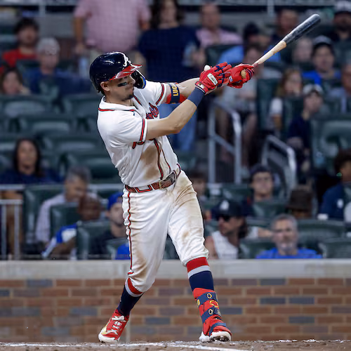 Atlanta Braves' Mauricio Dubon hits a solo home run against the Toronto Blue Jays during the eighth inning of a baseball game, Thursday, June 4, 2026, in Atlanta. (AP Photo/Erik S. Lesser)
