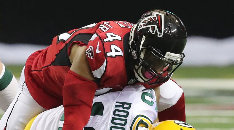 Atlanta Falcons’ Vic Beasley Jr. sacks Green Bay Packers quarterback Aaron Rodgers during the second quarter on Sunday, Oct. 30, 2016, in Atlanta, Ga. (Curtis Compton/Atlanta Journal-Constitution/TNS)