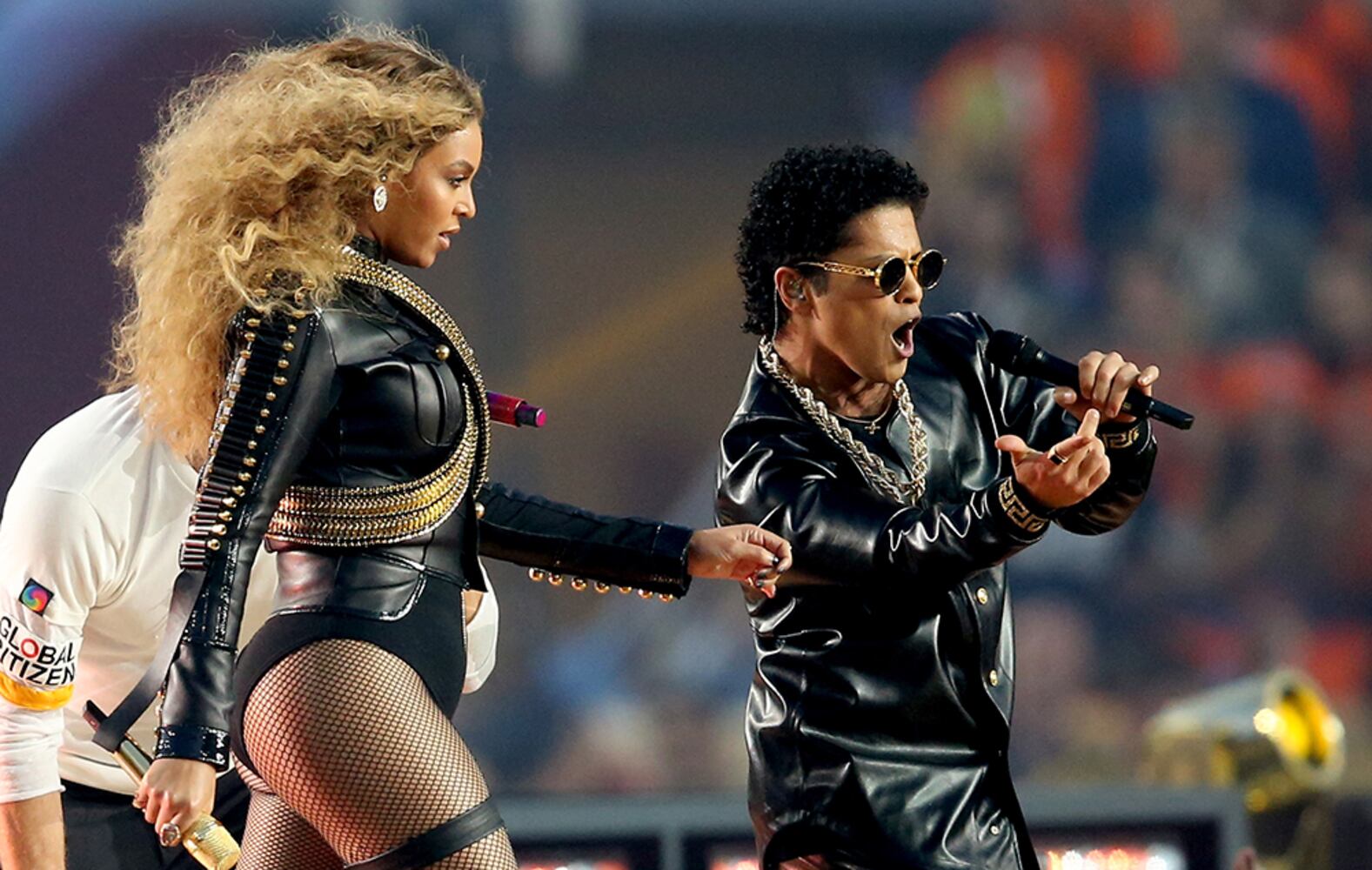 Beyonce makes halftime show appearance