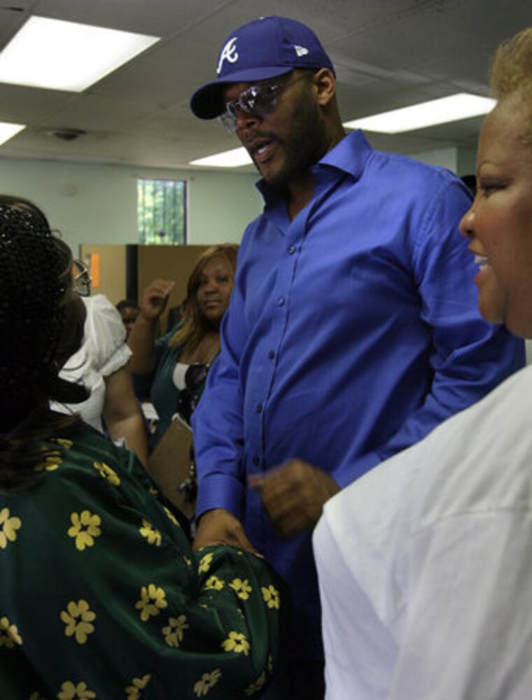 Tyler Perry donates food to Hosea Feed The Hungry