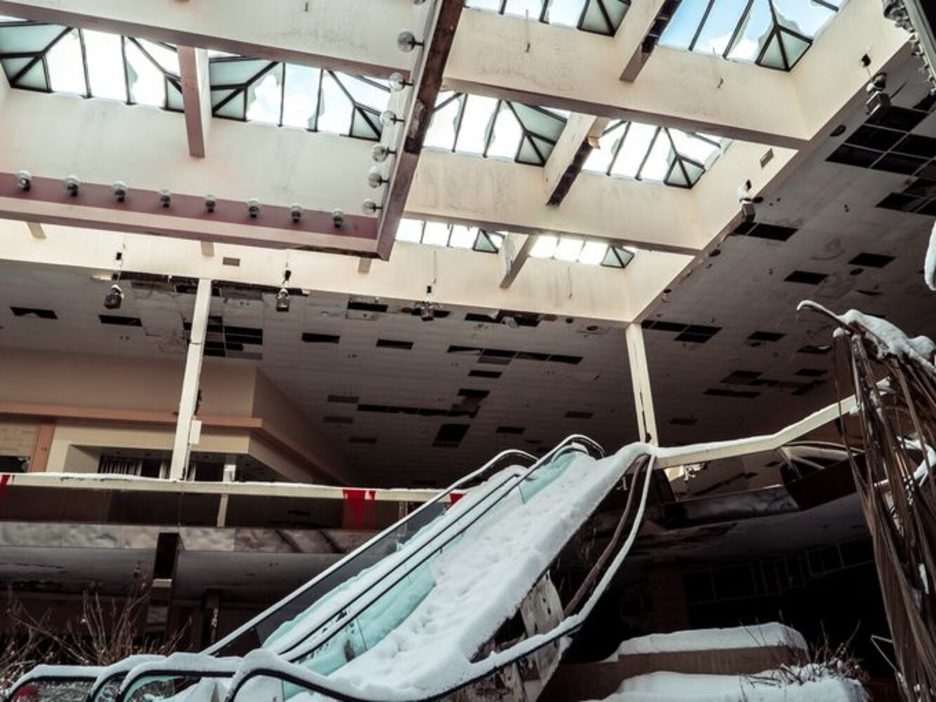 PHOTOS: Snow fills abandoned Ohio mall in eerie photos
