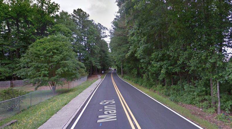 Main Street near Nesbitt Crossing in Duluth closed to replace storm drain. Google Maps
