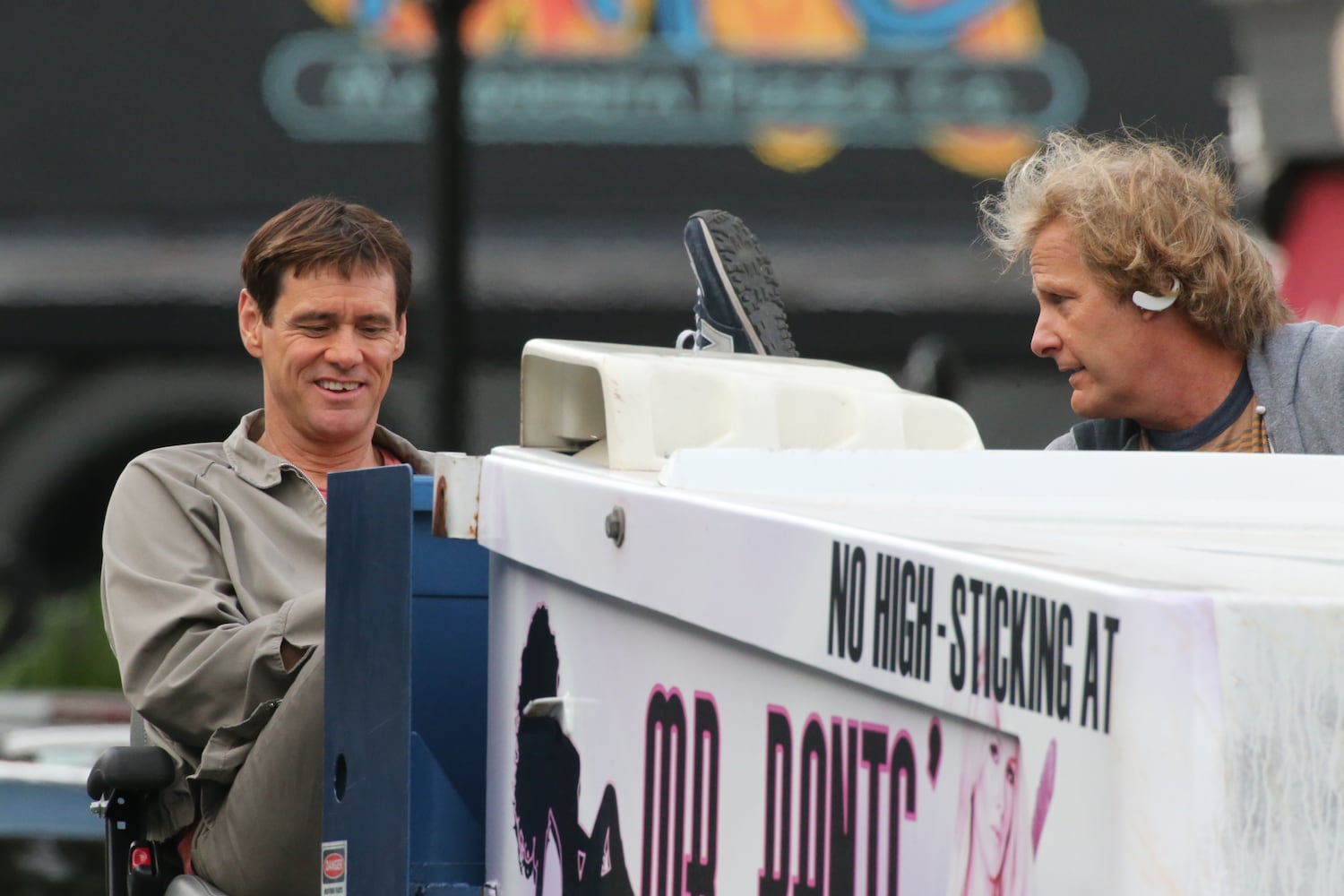 Jim Carrey and Jeff Daniels film in Marietta