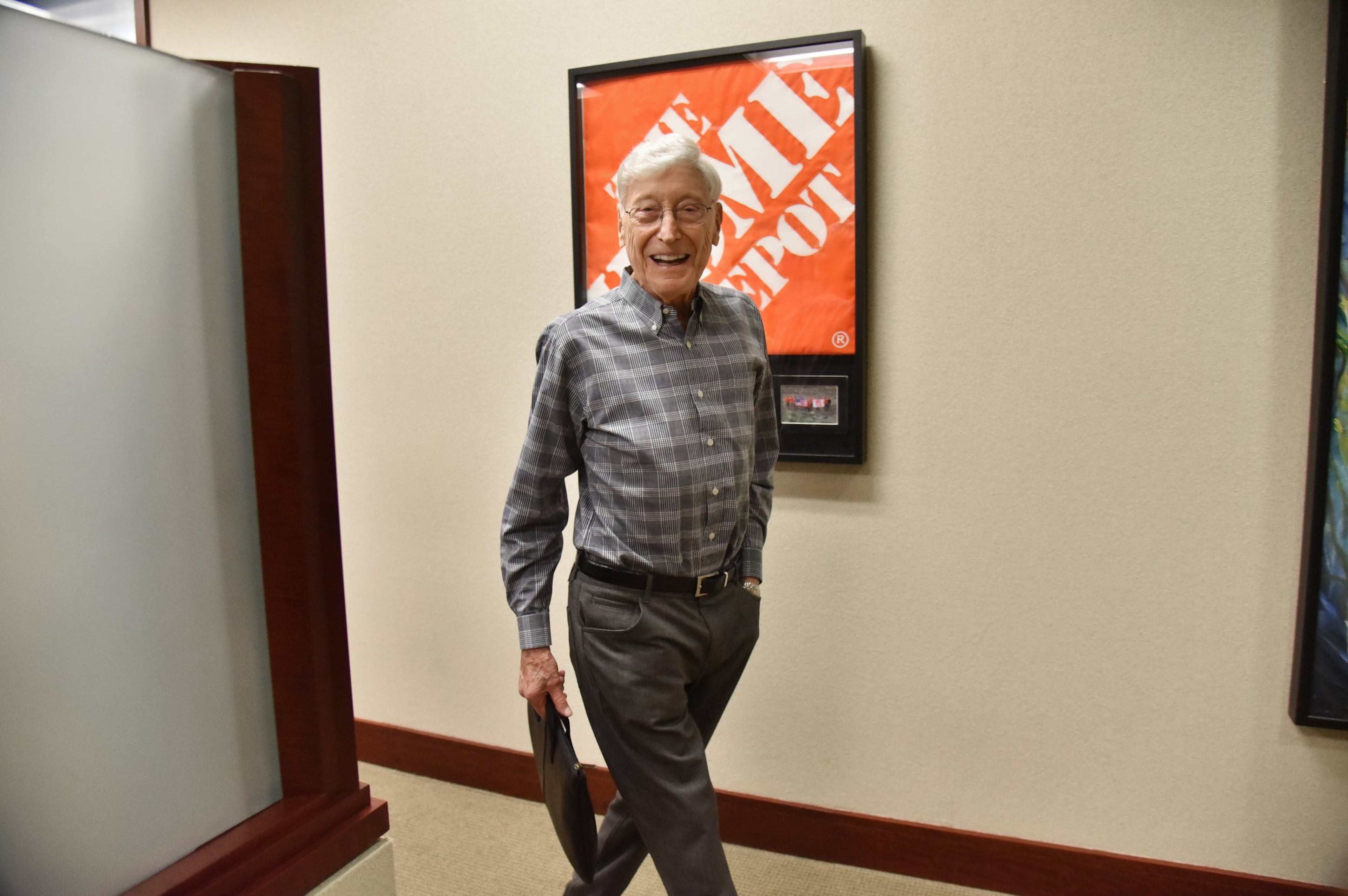 Atlanta billionaire plans to give almost all of it away