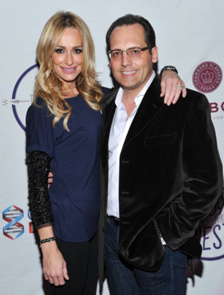 Celebs make Super Bowl party scene