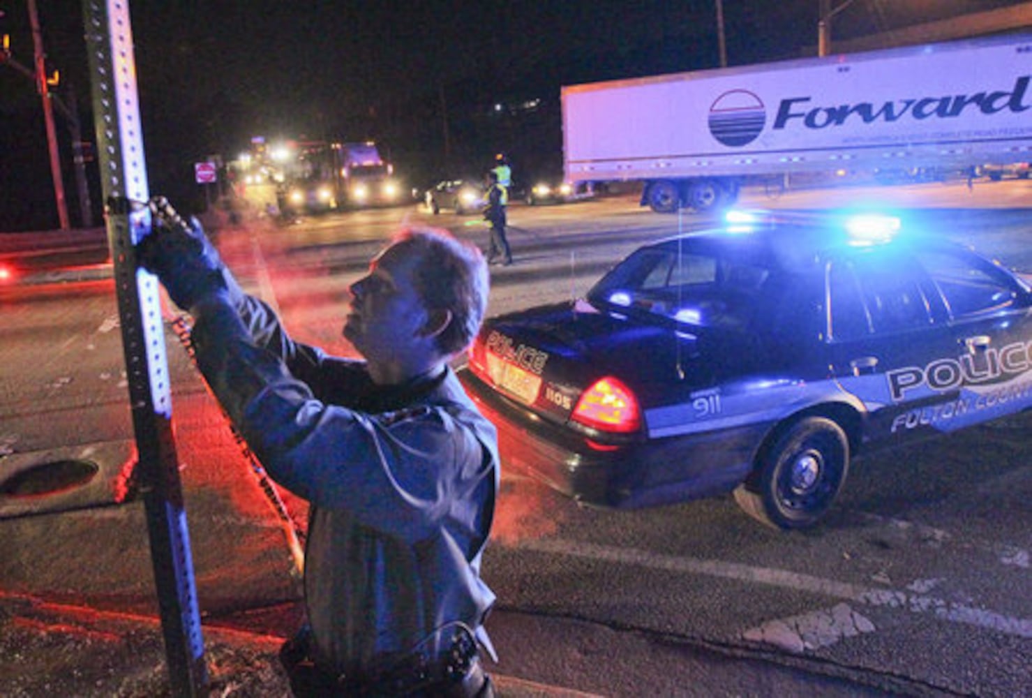 South I-285 closed after body found