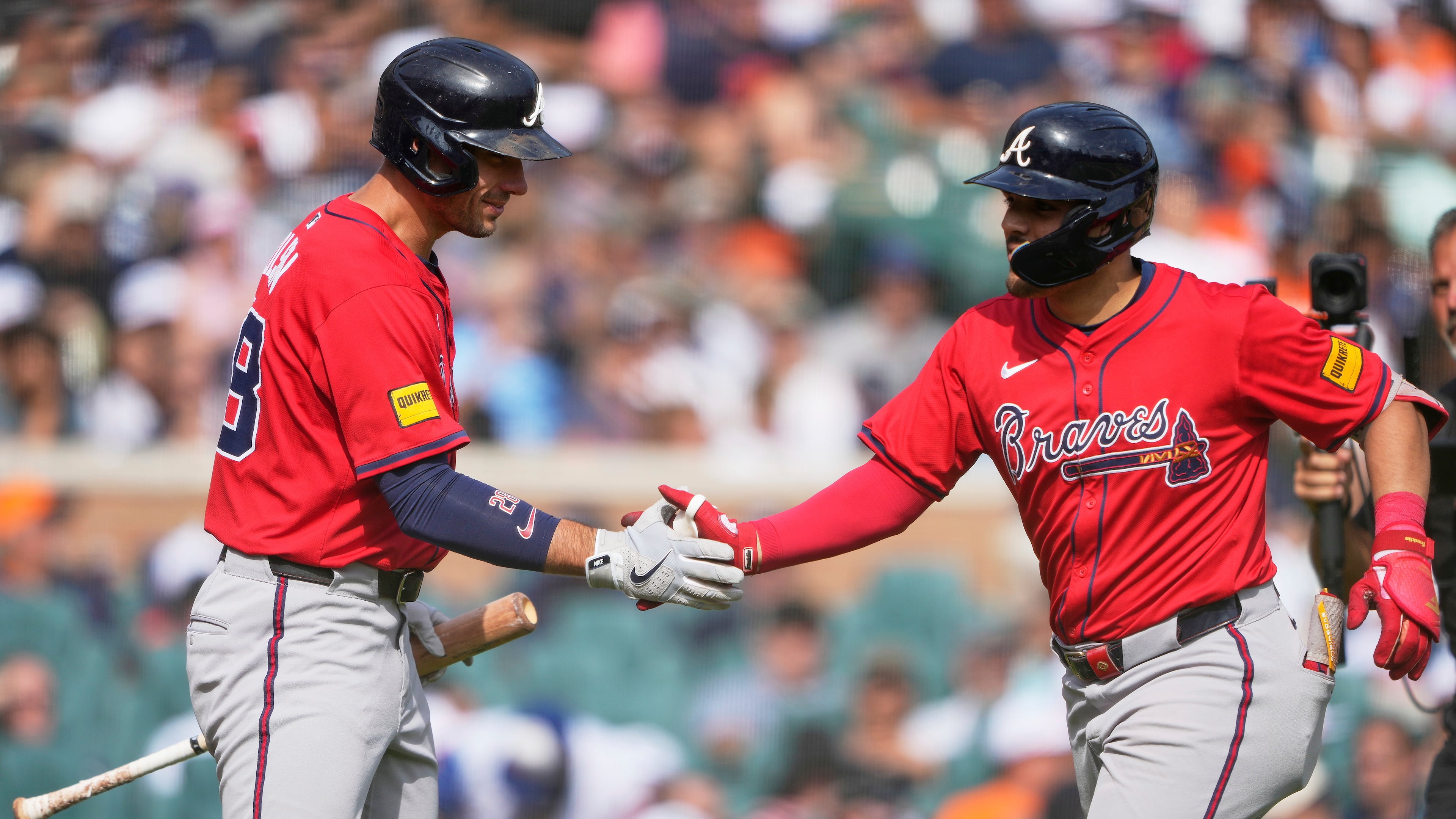 The Braves won their seventh game in a row on Saturday 6-5 over the Tigers with the help of the first two home runs of Nacho Alvarez Jr.'s career. (Ryan Sun/AP)