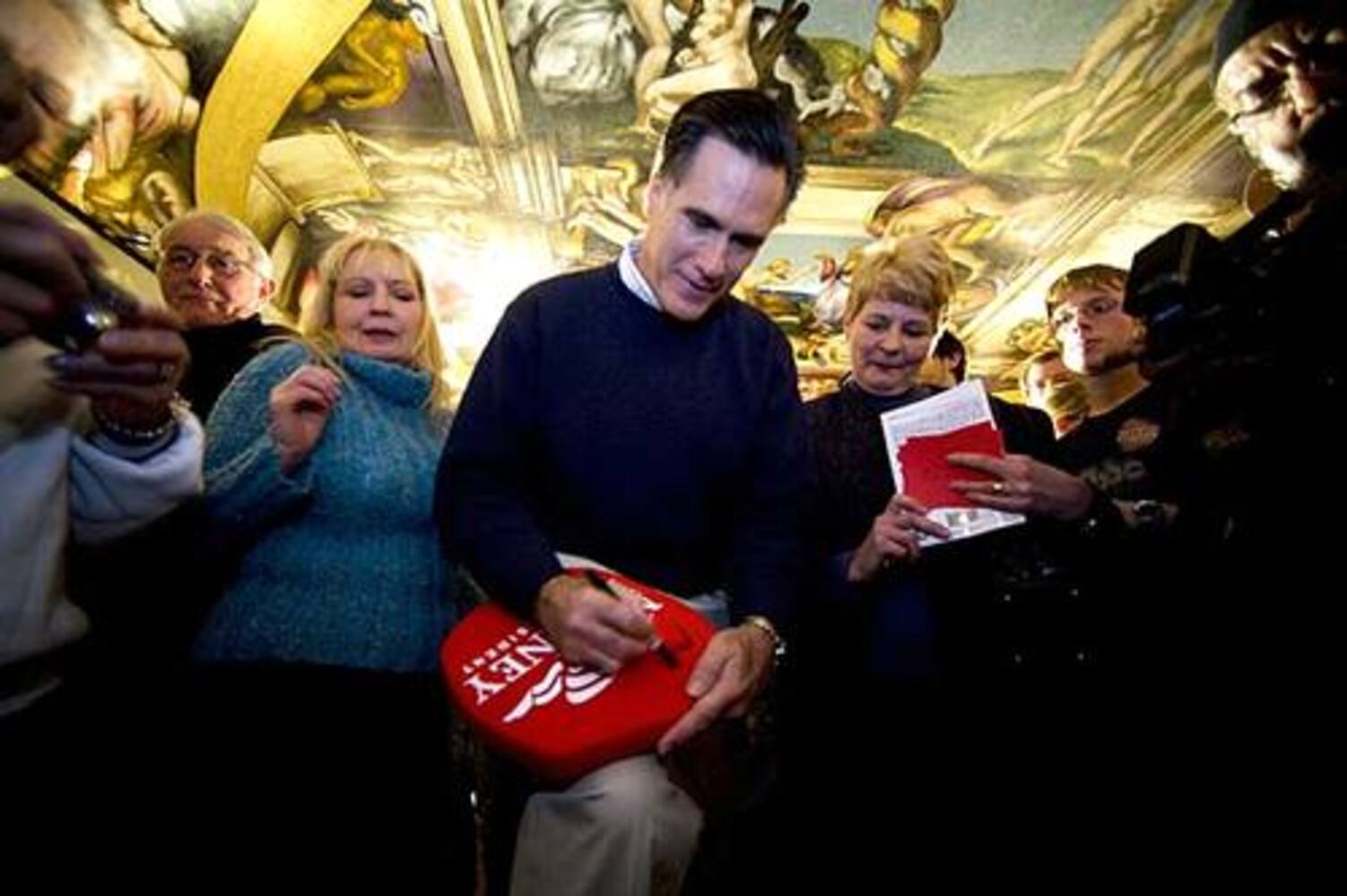 Presidential candidates hit the campaign trail on New Year's Eve