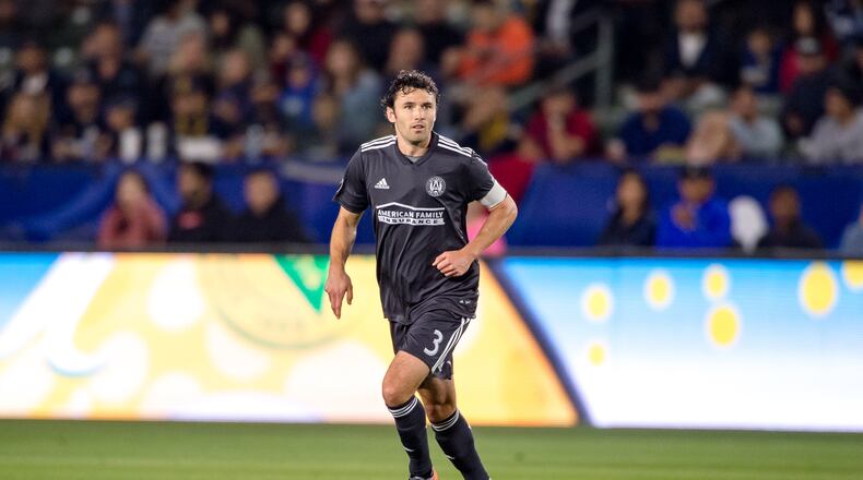Atlanta United captain Michael Parkhurst looks for a pass during the first half of Saturday's game against the L.A. Galaxy in Carson, Calif. (Atlanta United)