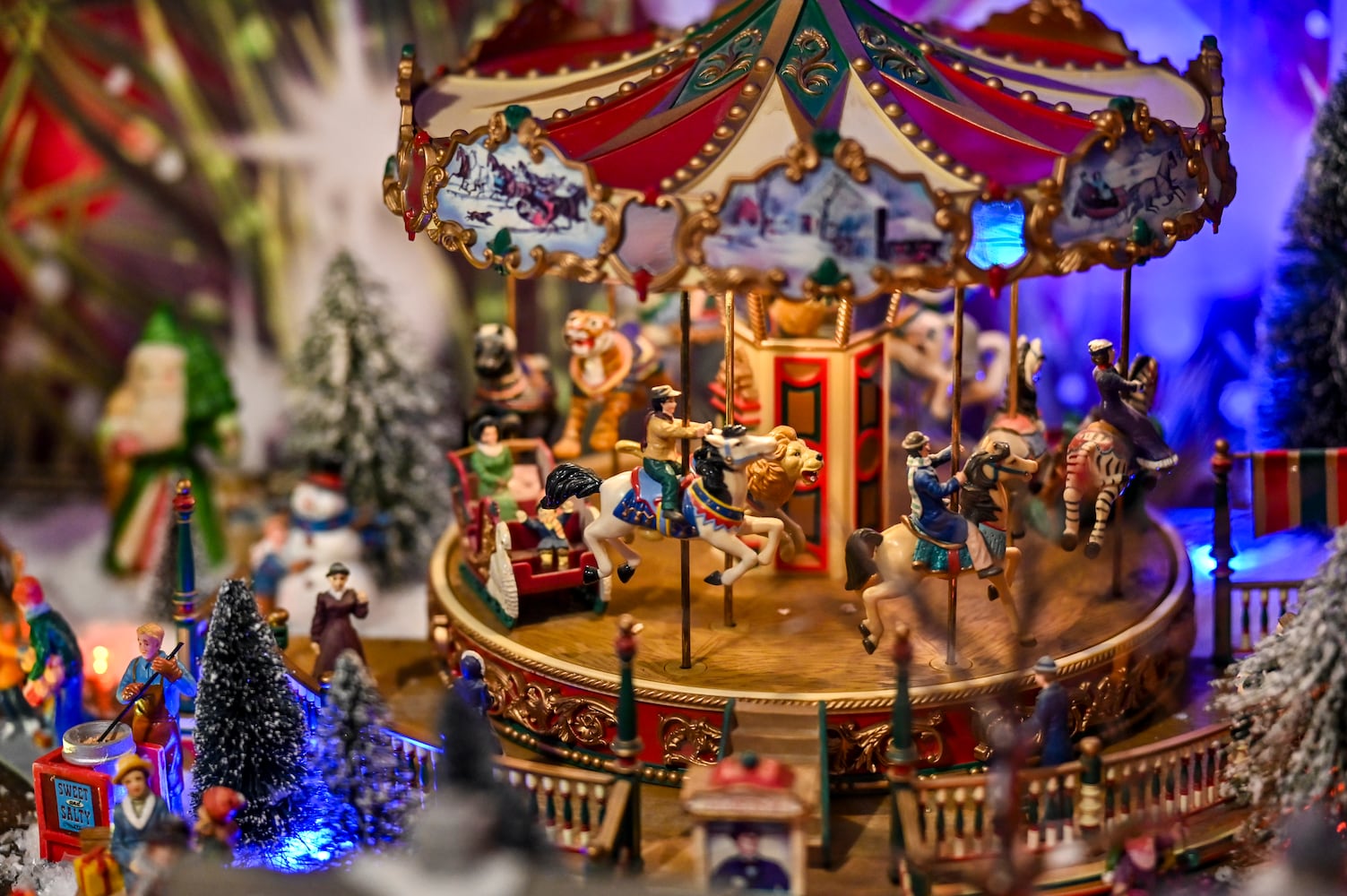 Savannah Christmas Train Villages