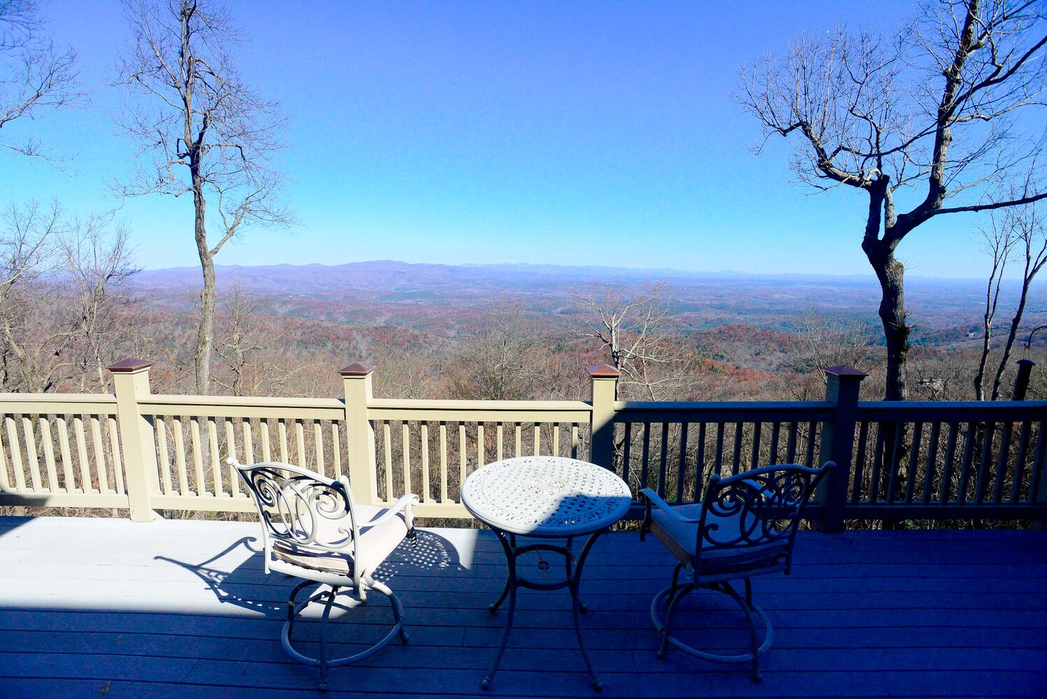 Deck for sunbathing, sightseeing