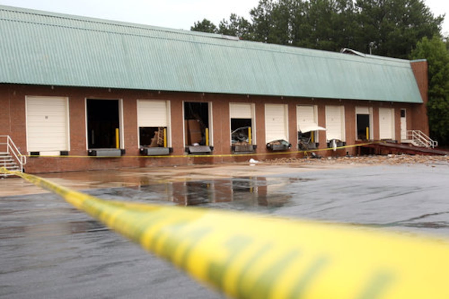 Roofs collapses at Atlanta warehouses after rainfall