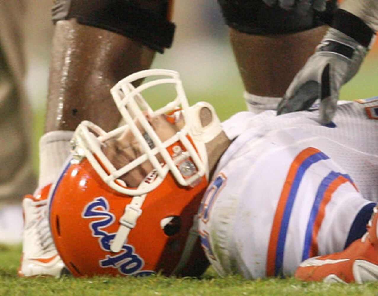 Tim Tebow photos: Gator QB knocked out at Kentucky