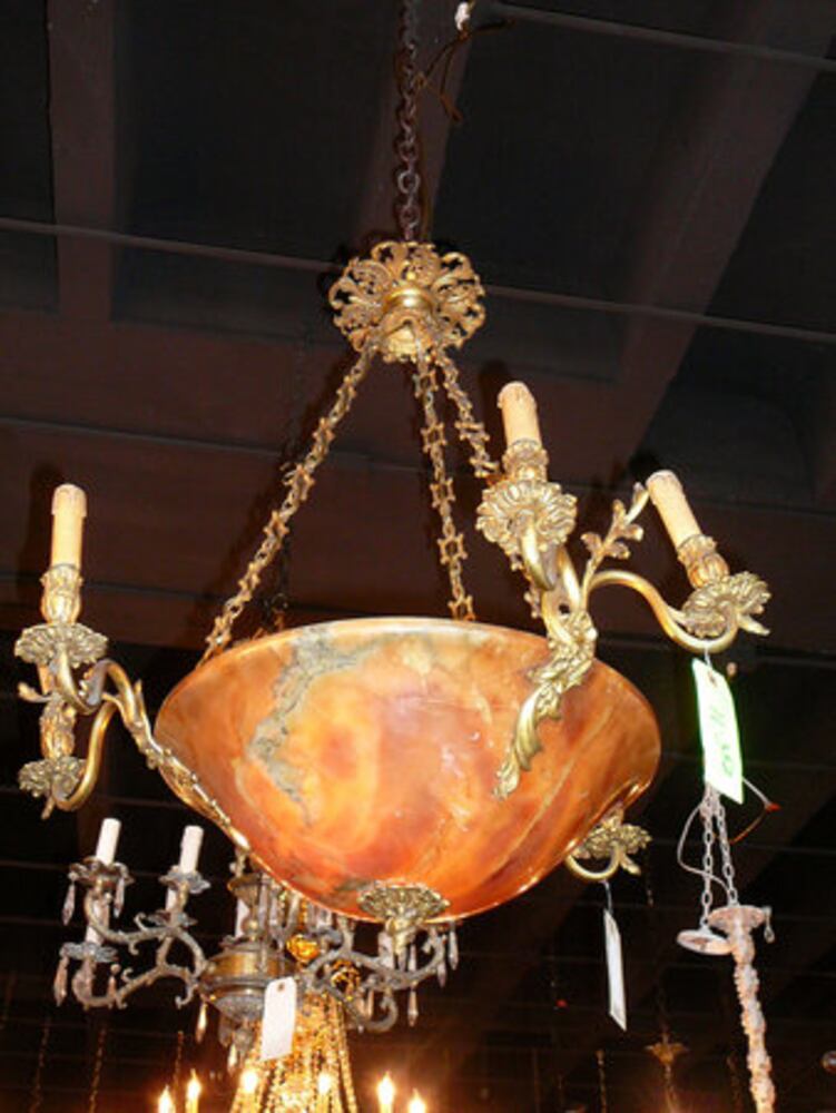 Chandeliers a hot home decor trend