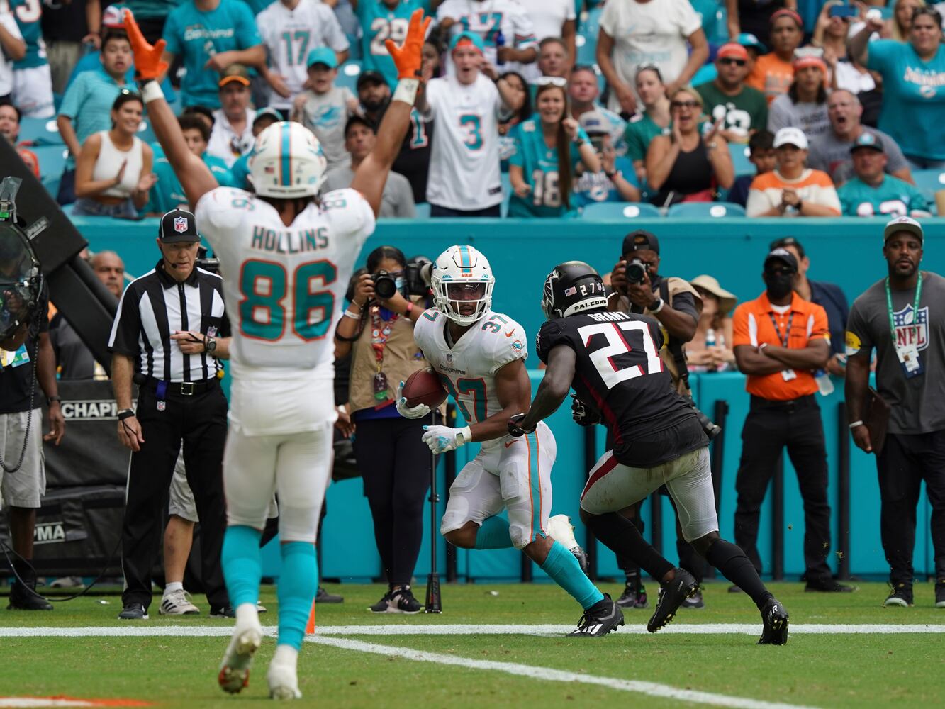 Falcons Dolphins Football