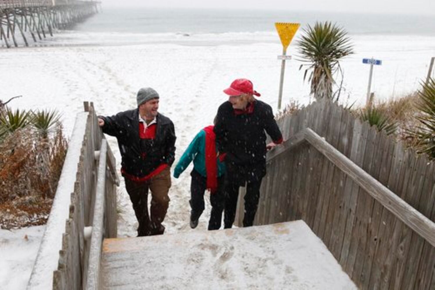 Snow falls on North Carolina beaches
