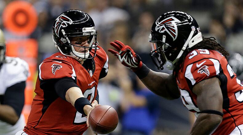 Falcons running back Steven Jackson rushed for 77 yards on 11 carries, including a 50-yarder, and adding five catches for 45 yards.
