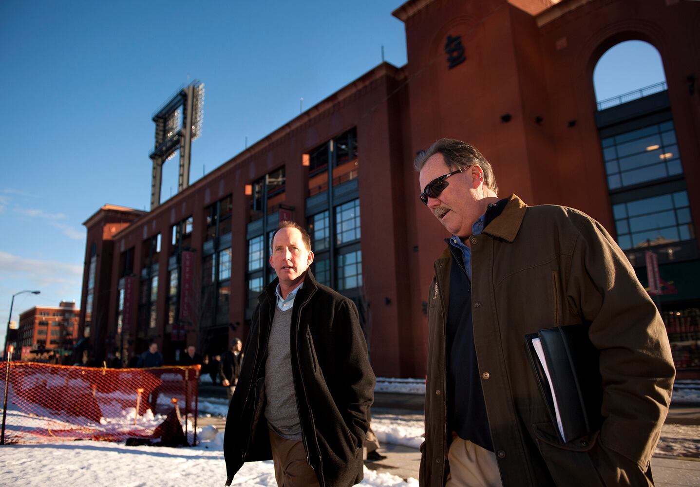 Braves executives tour St. Louis Cardinals’ stadium