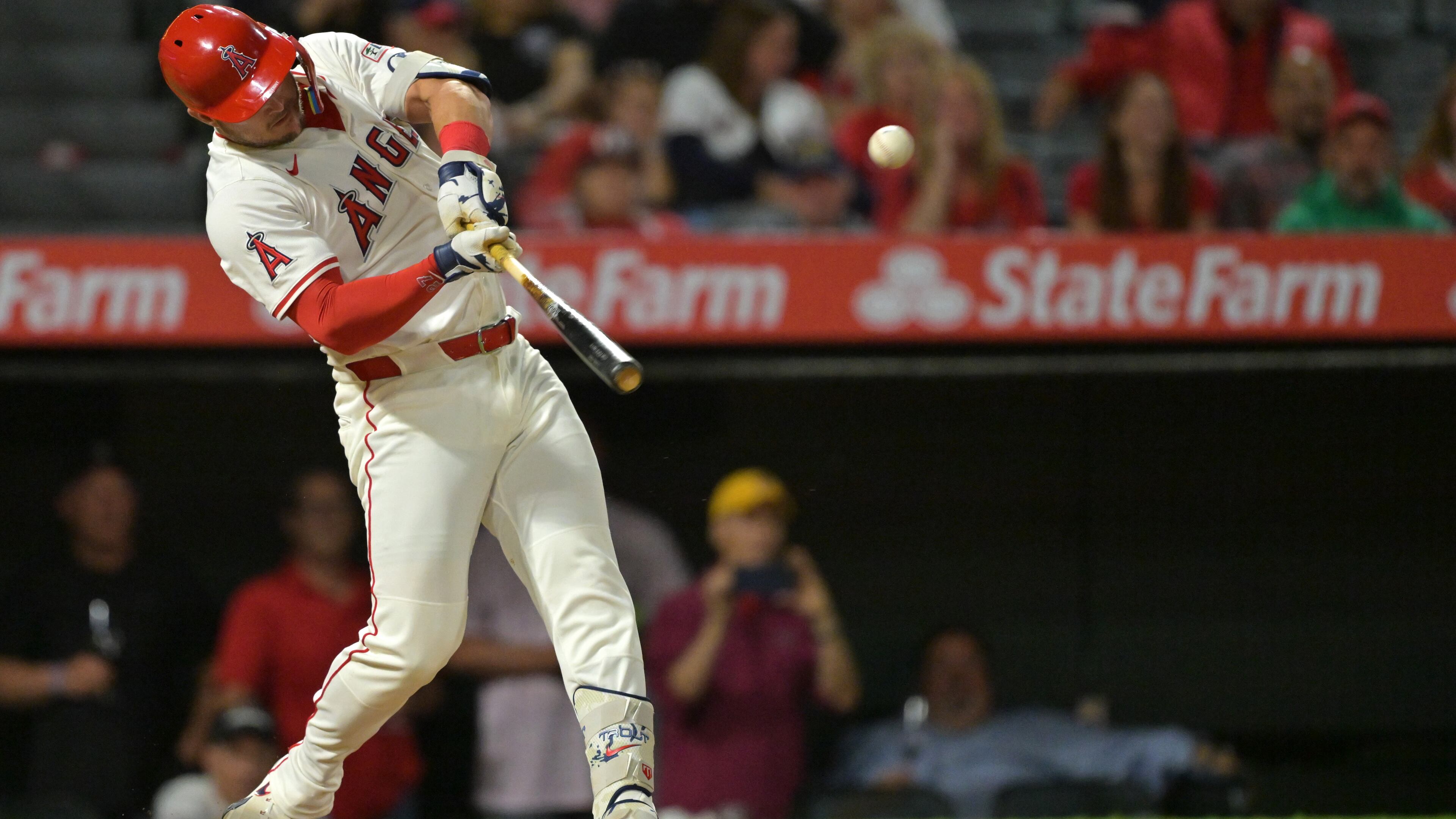 Los Angeles Angels' Mike Trout hits a solo home run during the eighth inning of a baseball game against the Houston Astros, Friday, Sept. 26, 2025, in Anaheim, Calif. (AP Photo/Jayne Kamin-Oncea)