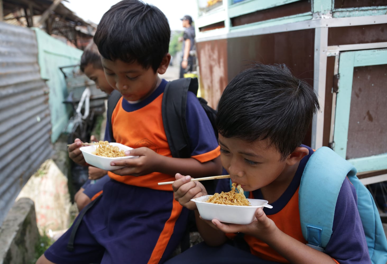 Lunchtime at schools in different countries